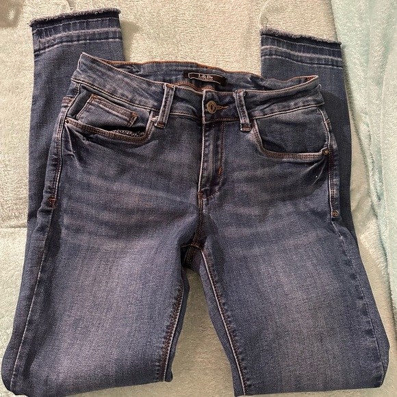 L&B Denim - L & B Jeans. Super cute knee detail
T1
